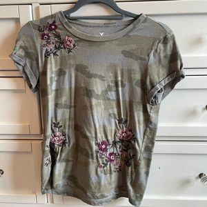 Camouflage floral T-shirt